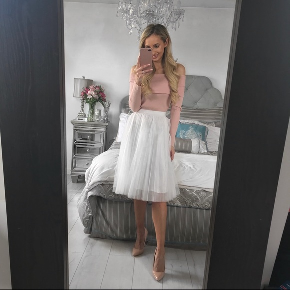 LAST ONE!!!! White Tulle Skirt With Elastic Band - Picture 6 of 8